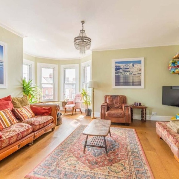 Host & Stay | Cabbell Towers