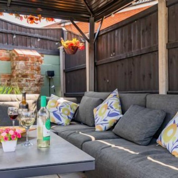 Host & Stay | Dragons Rest