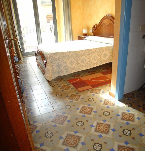 Hostal Adarnius