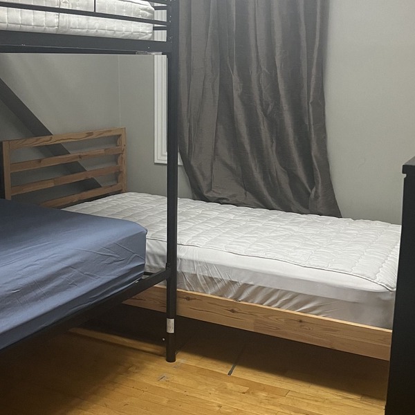 Hostel Gladstone Ottawa Ontario rooms availability confortable near parliament.