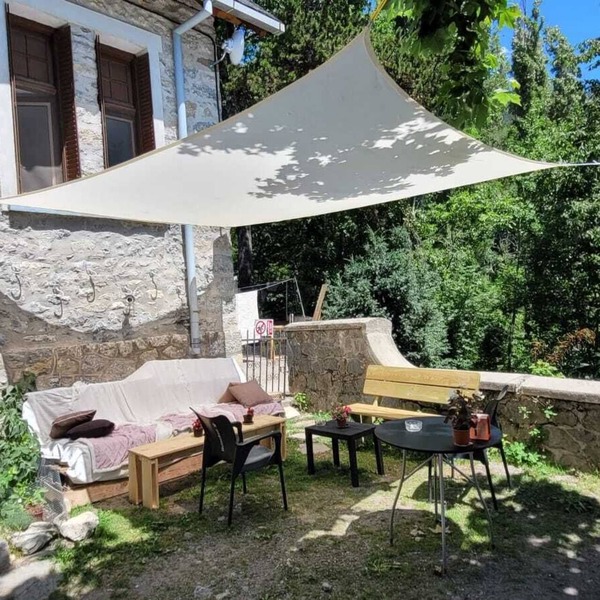 Hostel in Sin Valle de Chistau ideal for groups of mountain lovers.