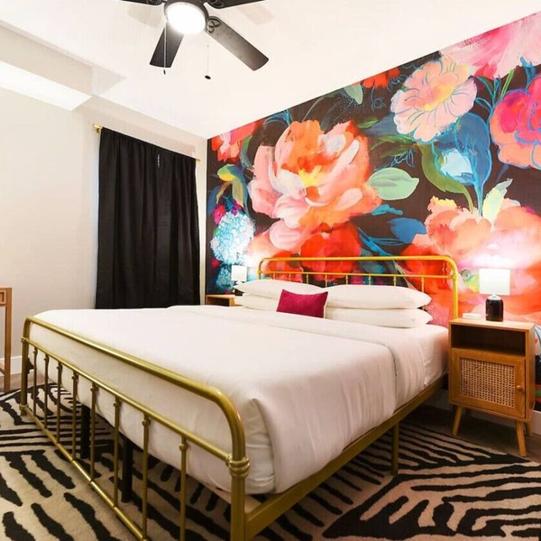 ★ HostWise Stays ★ King Beds, Near Stadiums, Dining, Street Parking