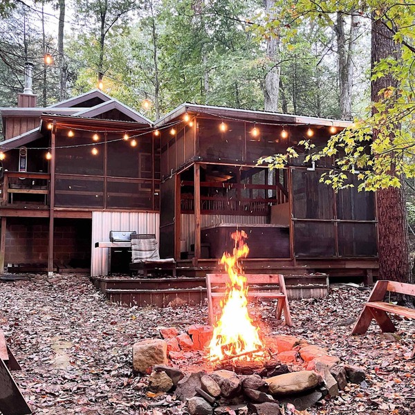 Hot Tub, Fire Pit, Grill, Outdoor Shower & River