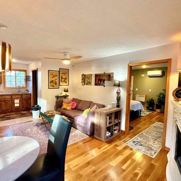 HOT TUB! Large deck, BBQ grill, fire pit & Arkansas Sunsets!