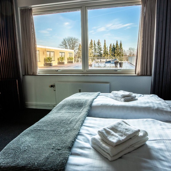 Hotel B
