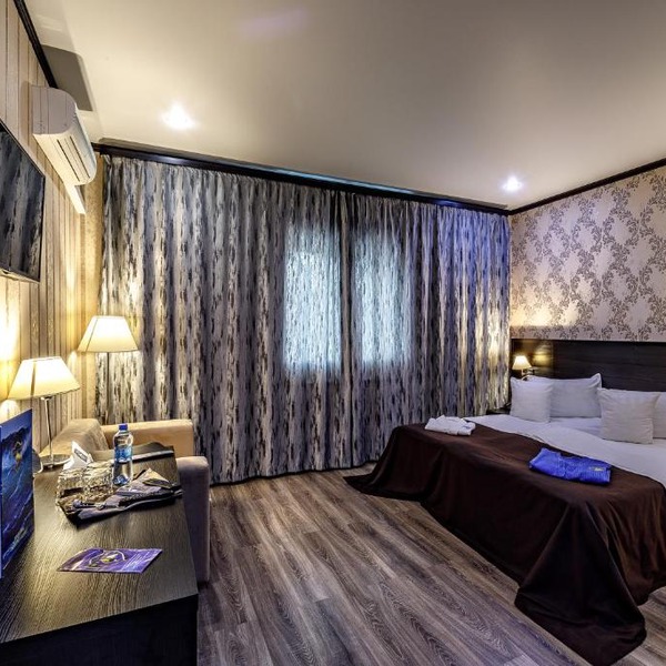 Hotel Gold Shark