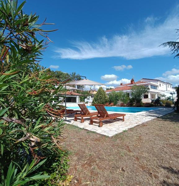 Hotel Holiday