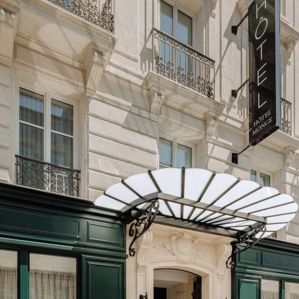 Hotel Monge