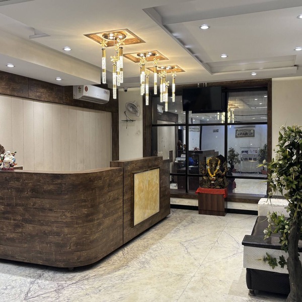 Hotel Opal Courtyard