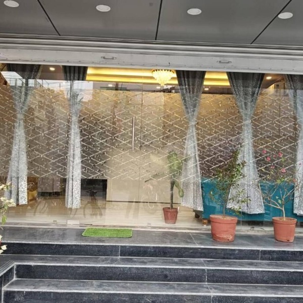HOTEL PLAZA