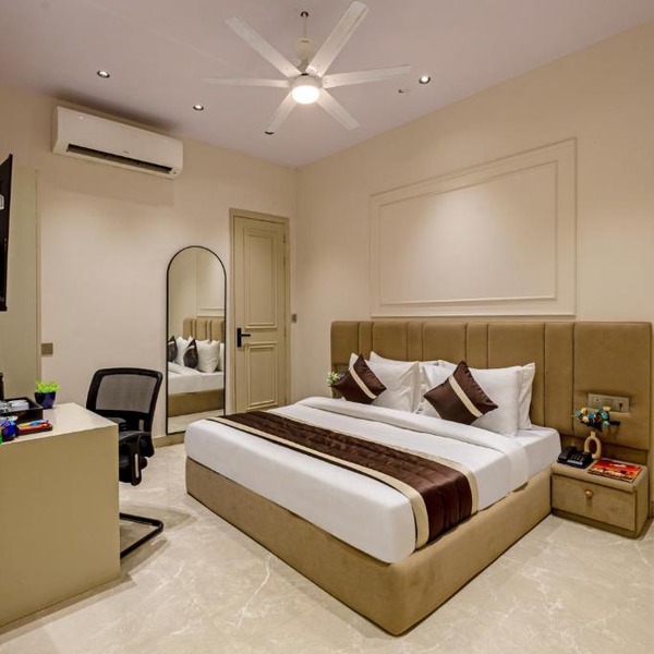 Hotel The Emporio A Elite Near Shaheed Sthal Metro Station