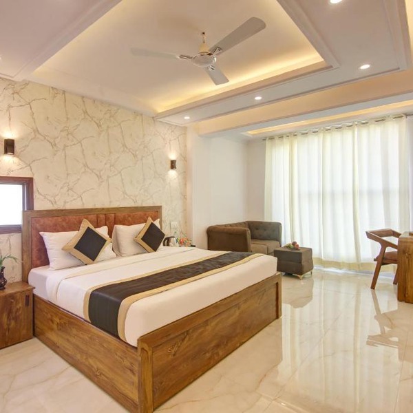 Hotel The Emporio Grand 5 Mints walking from Vaishali Metro Station