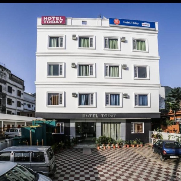 Hotel Today, Katra