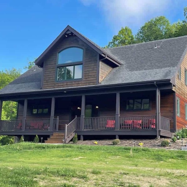 House at Maple Ridge, perfect for long stays.