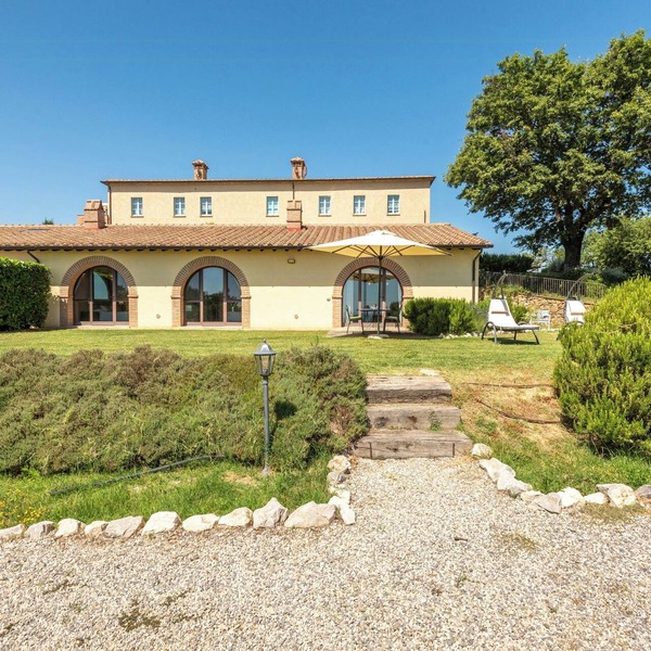 House between Val di Chiana and Val d'Orcia