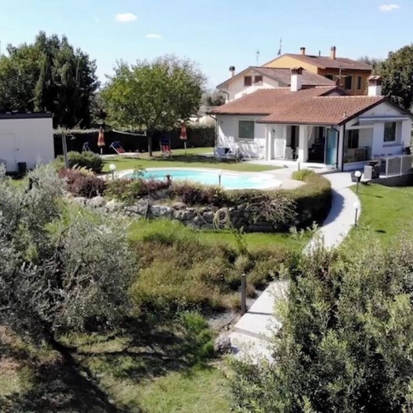 House in modern style with swimming-pool