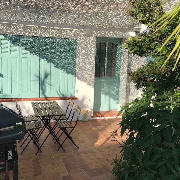 House of 40m2, 2 rooms with terrace and garden full foot in old center