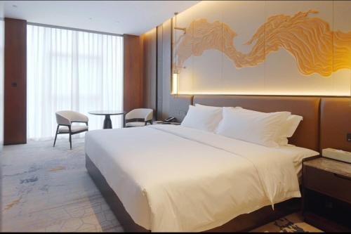 Howard Johnson By Wyndham Guotou Plaza Zigong