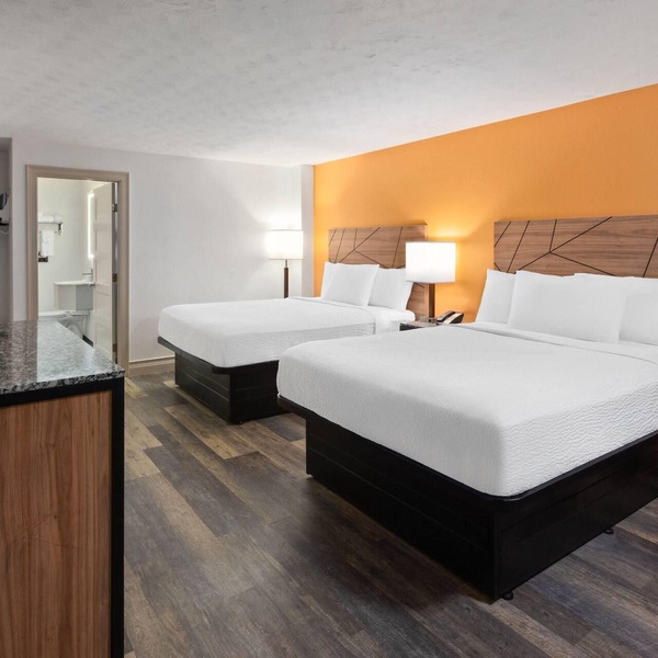 Howard Johnson by Wyndham Malden Boston Area
