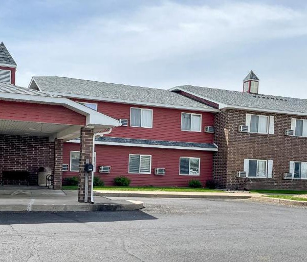 Hudson Inn & Suites