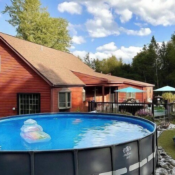 Hudson Valley Mountain Retreat, secluded, surrounded by beautiful forests,.