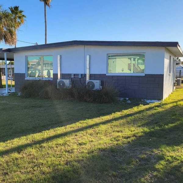 Hudson Waterfront House - On a scenic canal with dock & direct Gulf access