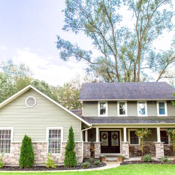 Huge Home and Yard Perfect For Groups & Families!