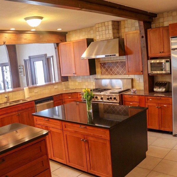Huge Lakefront A-frame on Owasco, 4 king bedrooms, 5 bathrooms, Sleeps 10-12
