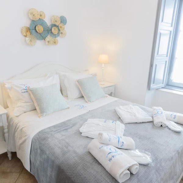 Hydra's Pearl - Blue Pearl, Luxury Mansion, No steps, 120m from the port