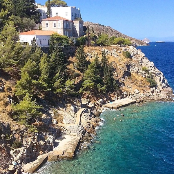 Hydra Seaside Serenity: Panoramic Sea & Sunset Views