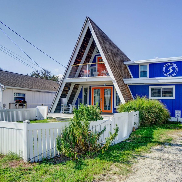 Iconic A-Frame - Beach Block Dewey! Sleeps up to16! Walk Everywhere!