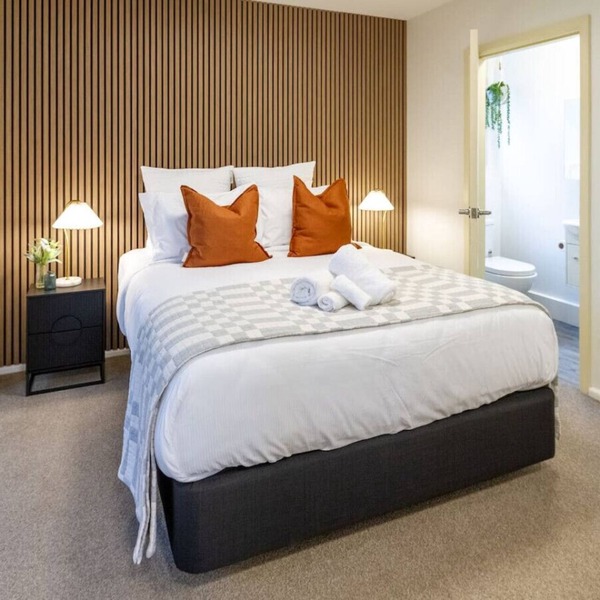 Ideal Studio Getaway – Close to the Airport