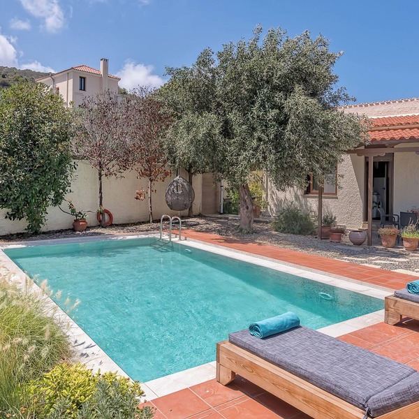 Ideally located to explore W.Crete, Cottage with private, eco, heated Pool