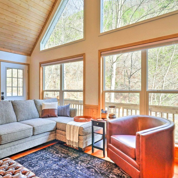 Idyllic Creekside Bryson City Gem w/Fire Pit!