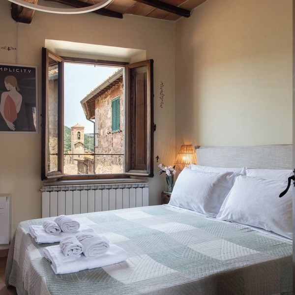 Il Borghetto - La Ghibellina Townhouse, private apartment with balcony