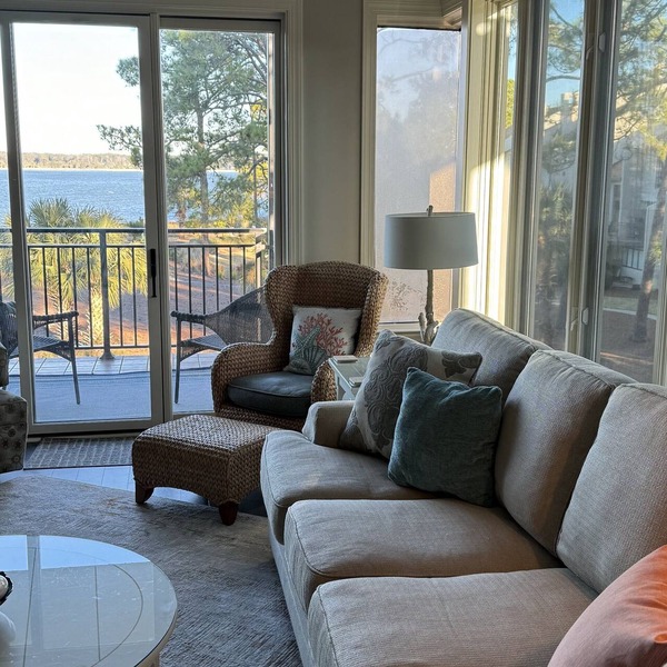 Immaculate, 193 5-Star Reviews, Amazing Views, Updated, Pool heated/cooled