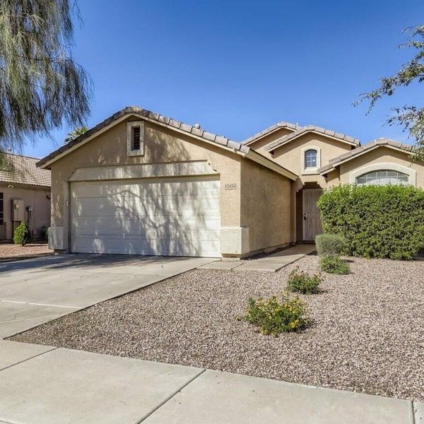 Immaculate 3 Bedrooms, 2 Bathrooms Home in beautiful Surprise AZ.