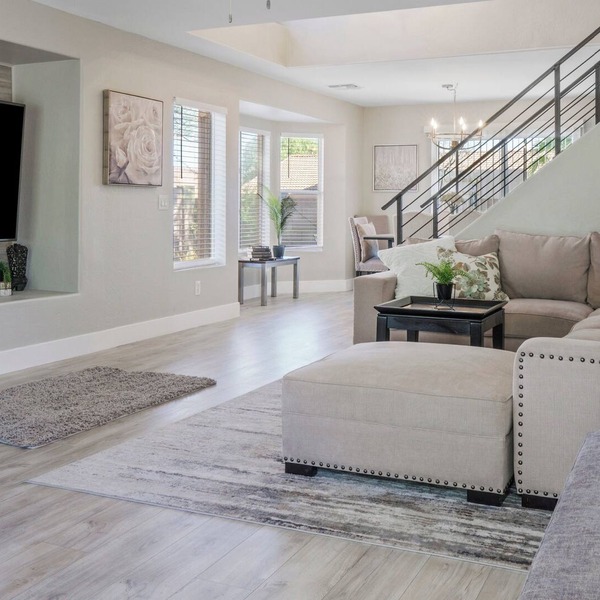 Immaculate & Affordable in Mesa. 4bdr/3bath House, Wild Horse Tours availb!
