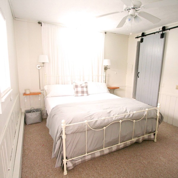 Immaculate barn apartment on stunning property in beautiful Brevard, NC!