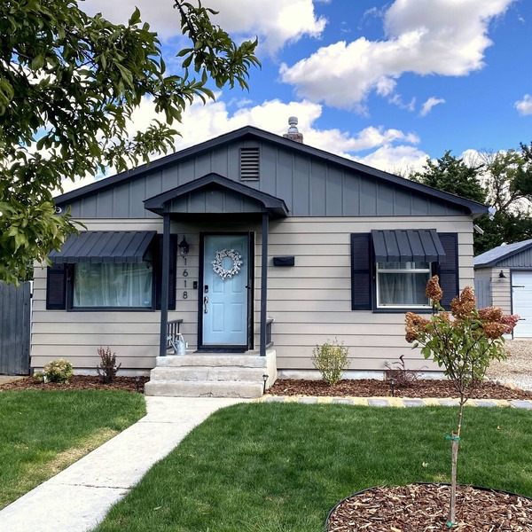 Immaculate, bright & airy newly updated home in gorgeous Meridian next to Boise!