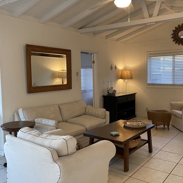 Immensely Charming Apartment on Balboa Island