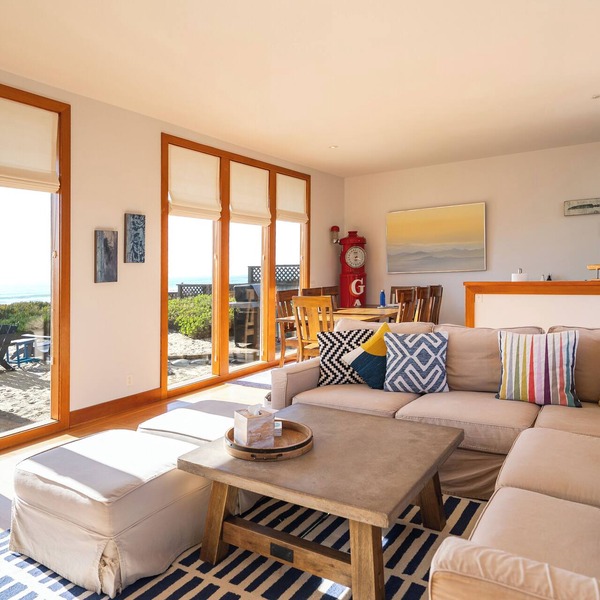 Impressive Oceanfront Family Home in Seadrift