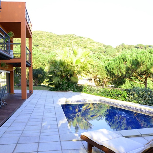 In Cabrils (Barcelona at 20 km). Apartment with sea view, pool and very quiet