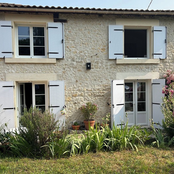 In the quiet of the countryside - Authentic charm - Modern comfort - Air-conditioned