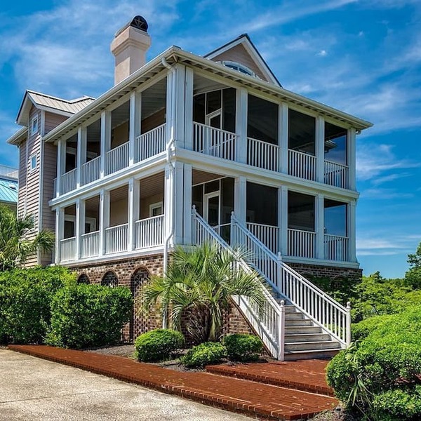 Incredible Beachfront Villa with Stunning Sights in Georgetown, South Carolina