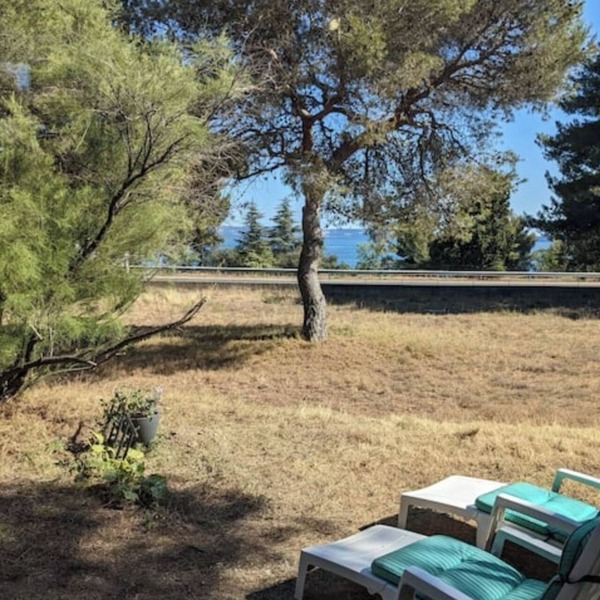 Independent studio 35m2 facing pond and beach