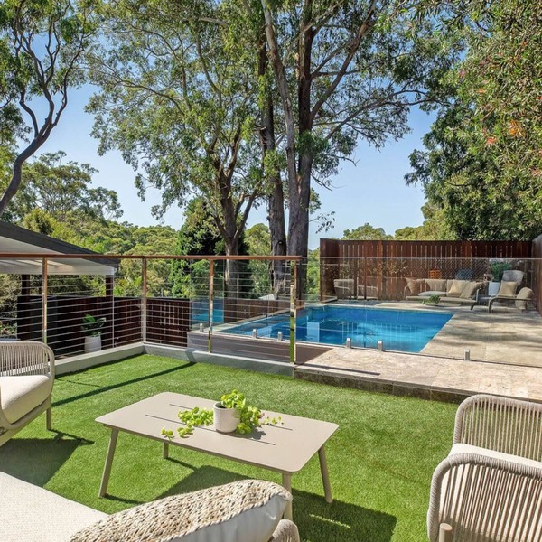 Infinity Pool · Walk to Beach · Sleeps 10