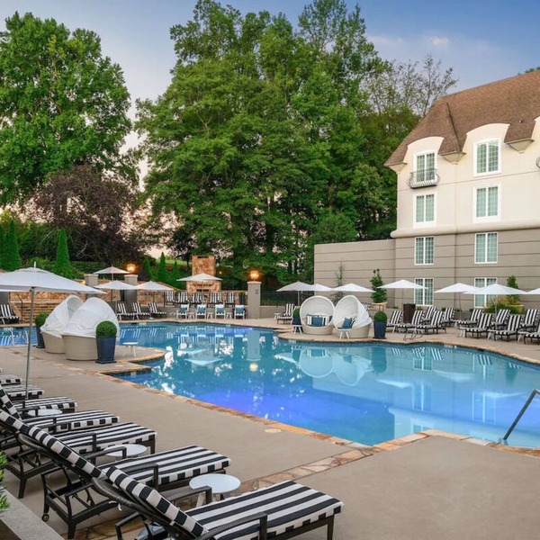 Intimate Suite Perfect for Exploring Local Wine, Nearby Lakes, and Rolling Hills