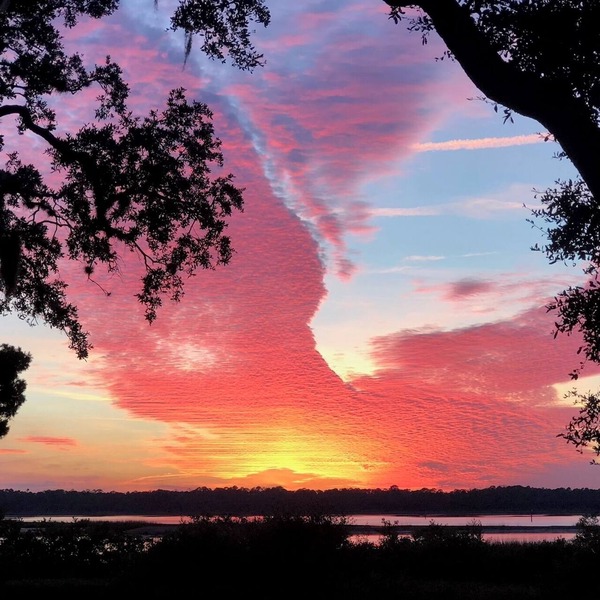Intracoastal Paradise: Private Waterfront Haven with Spectacular Sunset Views.
