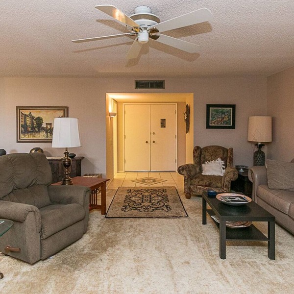 Inviting 2 King Bedroom 2 Ba 1800 sqft 1 story in Sun City West Open Floor Plan
